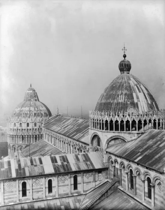 Framed Print : Piazza Del Duomo Framed Print : Piazza Del Duomo