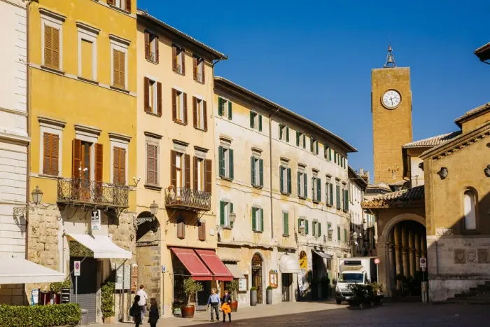 Framed Print : Piazza della Repubblica, Orvieto, Umbria, Italy Framed Print : Piazza della Repubblica, Orvieto, Umbria, Italy