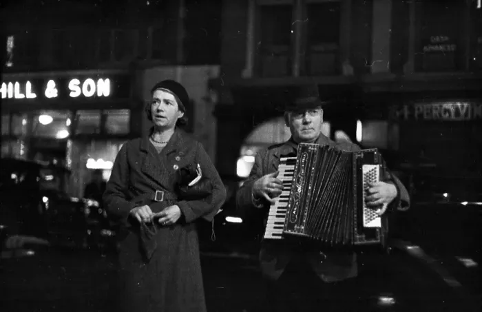 Framed Print : Piccadilly Buskers Framed Print : Piccadilly Buskers