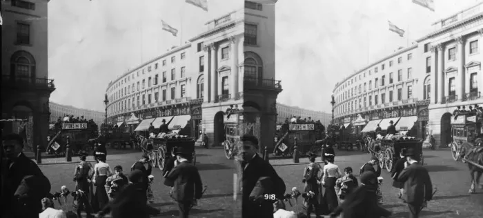 Framed Print : Piccadilly Circus Framed Print : Piccadilly Circus