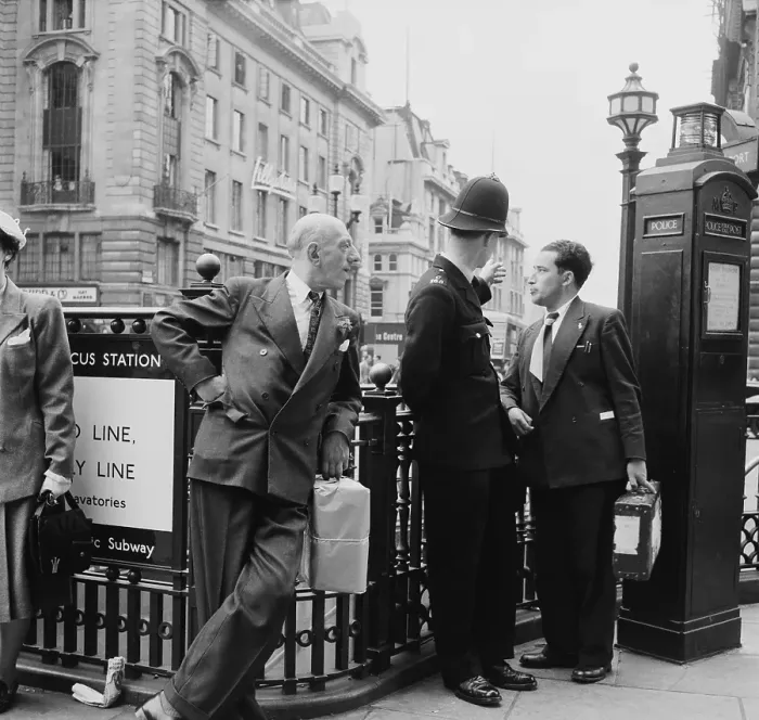 Framed Print : Piccadilly Circus Framed Print : Piccadilly Circus