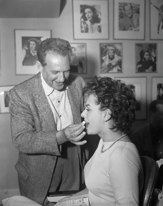Framed Print : Picture of Don Hartman and Sophia Loren Framed Print : Picture of Don Hartman and Sophia Loren