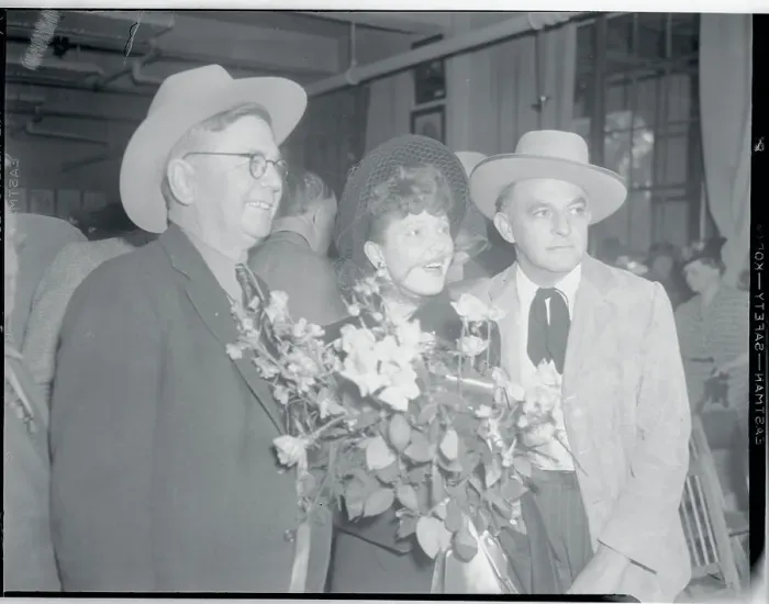 Framed Print : Picture of Robert Jones, Jean Arthur and Harry Cohn at Reception Framed Print : Picture of Robert Jones, Jean Arthur and Harry Cohn at Reception