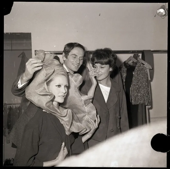 Framed Print : Pierre Cardin at 1963 Spring-Summer Fashion Show Framed Print : Pierre Cardin at 1963 Spring-Summer Fashion Show