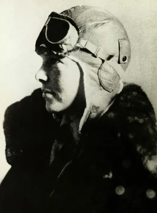 Framed Print : Pilot Amelia Earhart Framed Print : Pilot Amelia Earhart