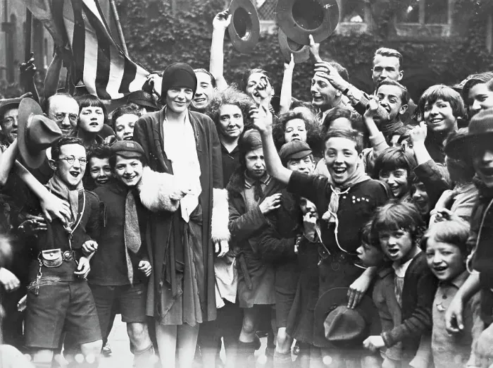Framed Print : Pilot Amelia Earhart with Group of Children Framed Print : Pilot Amelia Earhart with Group of Children