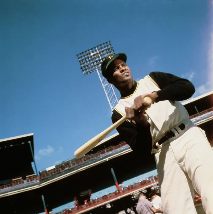 Framed Print : Pittsburgh Pirate Roberto Clemente in Batting Pose Framed Print : Pittsburgh Pirate Roberto Clemente in Batting Pose