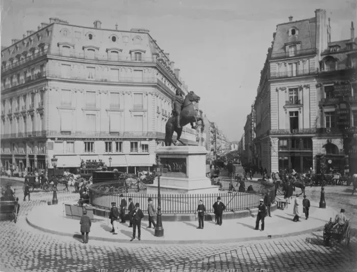 Framed Print : Place Des Victoires Framed Print : Place Des Victoires