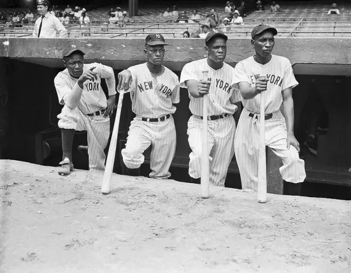 Framed Print : Players on the New York Black Yankees Framed Print : Players on the New York Black Yankees