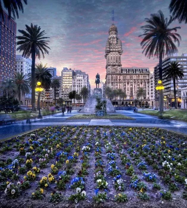 Framed Print : Plaza Independencia, in Montevideo Uruguay Framed Print : Plaza Independencia, in Montevideo Uruguay