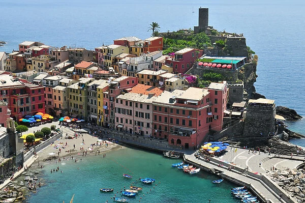 Plunging view on Vernazza