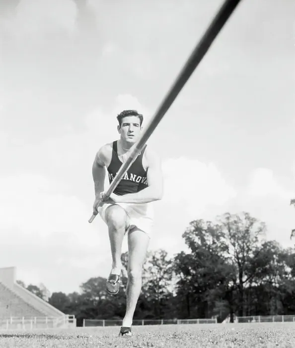 Framed Print : Pole-Vaulter Don Bragg Running Framed Print : Pole-Vaulter Don Bragg Running