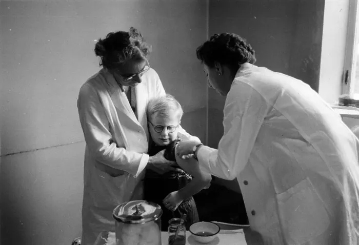 Framed Print : Polio Vaccination Framed Print : Polio Vaccination