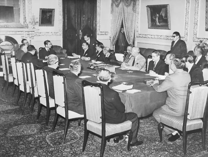 Framed Print : Political Leaders Meeting in Iran Framed Print : Political Leaders Meeting in Iran