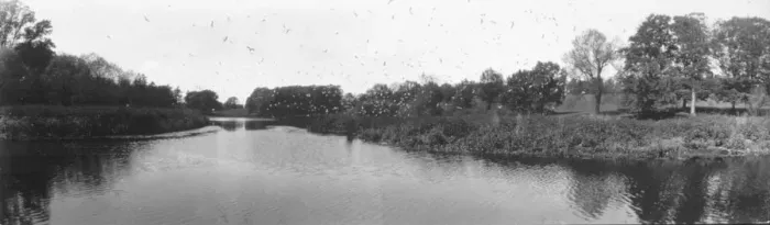 Framed Print : Pond View. A panormanic view of Sale Pond in Pallinsburn near Coldstream