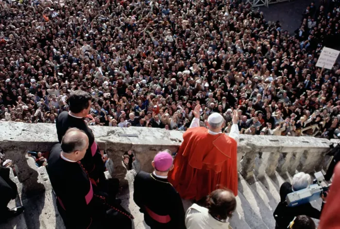 Framed Print : Pope John Paul II at Assisi Tomb