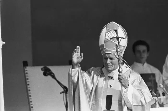 Framed Print : Pope John Paul II Blesses the Crowd in Argentina