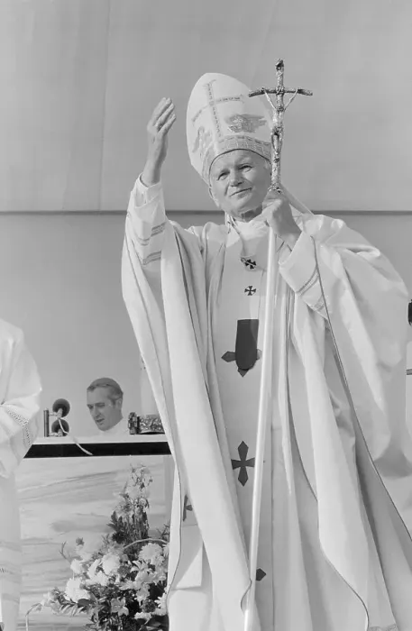Framed Print : Pope John Paul II Gesturing to The People Framed Print : Pope John Paul II Gesturing to The People