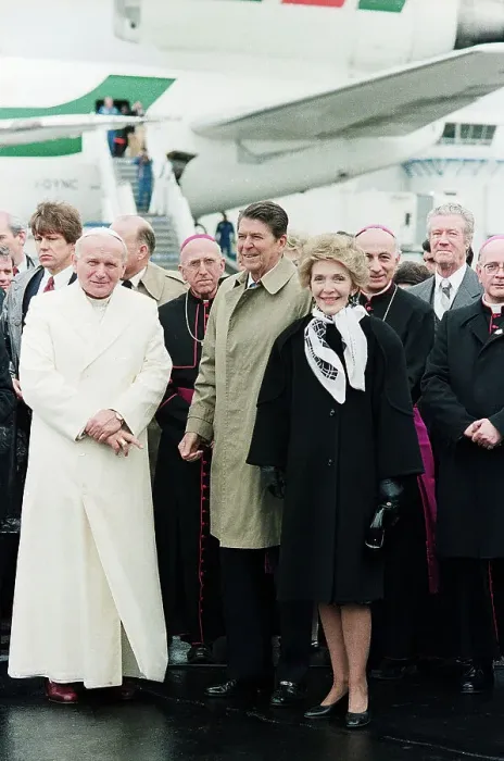 Framed Print : Pope John Paul II with President and Mrs. Reagan Framed Print : Pope John Paul II with President and Mrs. Reagan