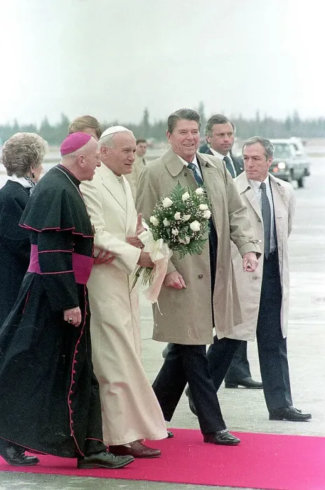 Framed Print : Pope John Paul II and President Reagan Framed Print : Pope John Paul II and President Reagan