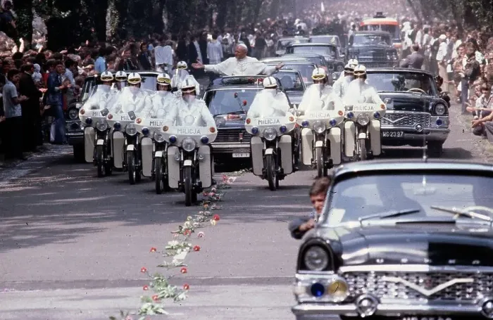 Framed Print : Pope John Paul II's Motorcade Framed Print : Pope John Paul II's Motorcade