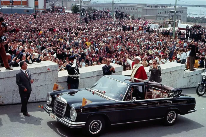 Framed Print : Pope Paul VI Blessing Crowds of Sardinians Framed Print : Pope Paul VI Blessing Crowds of Sardinians