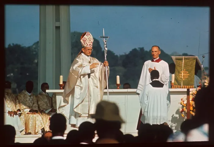 Framed Print : Pope Paul VI Celebrating Mass in Uganda Framed Print : Pope Paul VI Celebrating Mass in Uganda