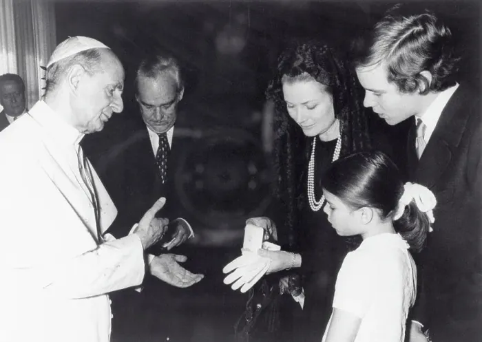 Framed Print : Pope Paul VI Meeting with Prince Rainier, Princess Grace, Prince Albert, and Princess Stephanie Framed Print : Pope Paul VI Meeting with Prince Rainier, Princess Grace, Prince Albert, and Princess Stephanie