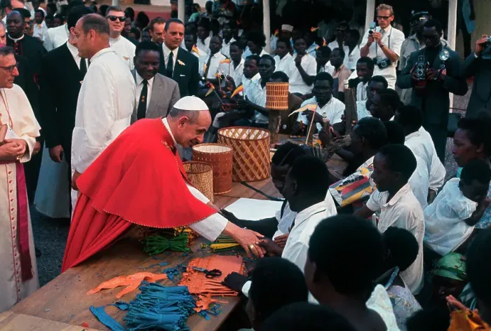Framed Print : Pope Paul VI Spending Time with Uganda People Framed Print : Pope Paul VI Spending Time with Uganda People