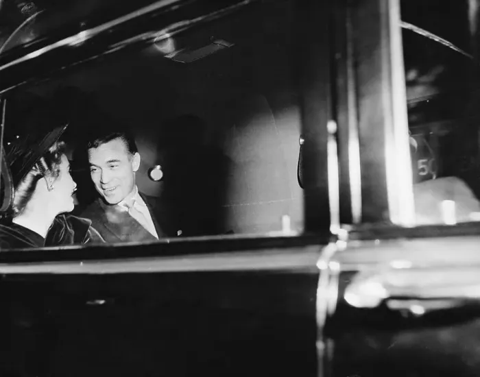 Framed Print : Porfirio Rubirosa in Car with Barbara Hutton Framed Print : Porfirio Rubirosa in Car with Barbara Hutton