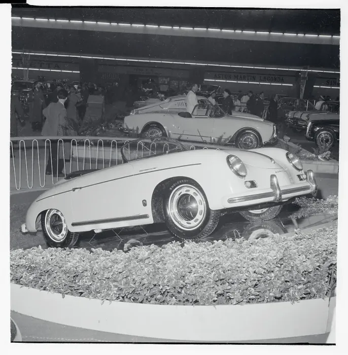 Framed Print : Porsche Sport Model Framed Print : Porsche Sport Model
