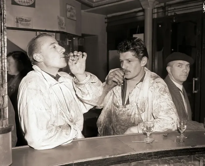 Framed Print : Porters Finish Drinks at Bar Framed Print : Porters Finish Drinks at Bar