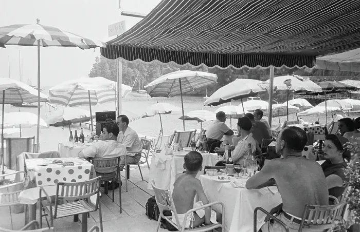 Framed Print : Portofino. Holidaymakers on Paraggi Beach near the tourist resort of Portofino Framed Print : Portofino. Holidaymakers on Paraggi Beach near the tourist resort of Portofino