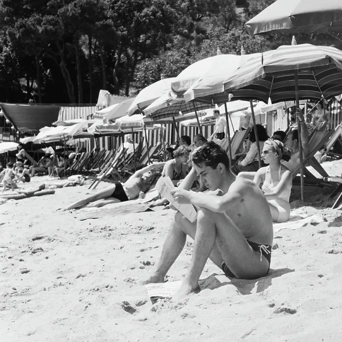 Framed Print : Portofino. Holidaymakers on Paraggi Beach near the tourist resort of Portofino Framed Print : Portofino. Holidaymakers on Paraggi Beach near the tourist resort of Portofino