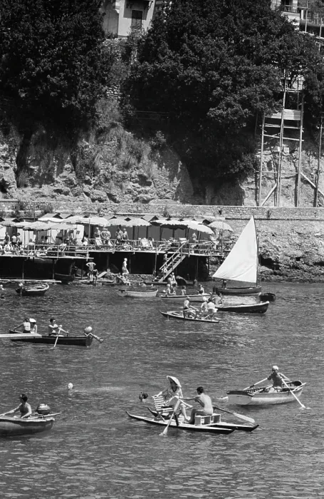 Framed Print : Portofino. Holidaymakers on Paraggi Beach near the tourist resort of Portofino Framed Print : Portofino. Holidaymakers on Paraggi Beach near the tourist resort of Portofino