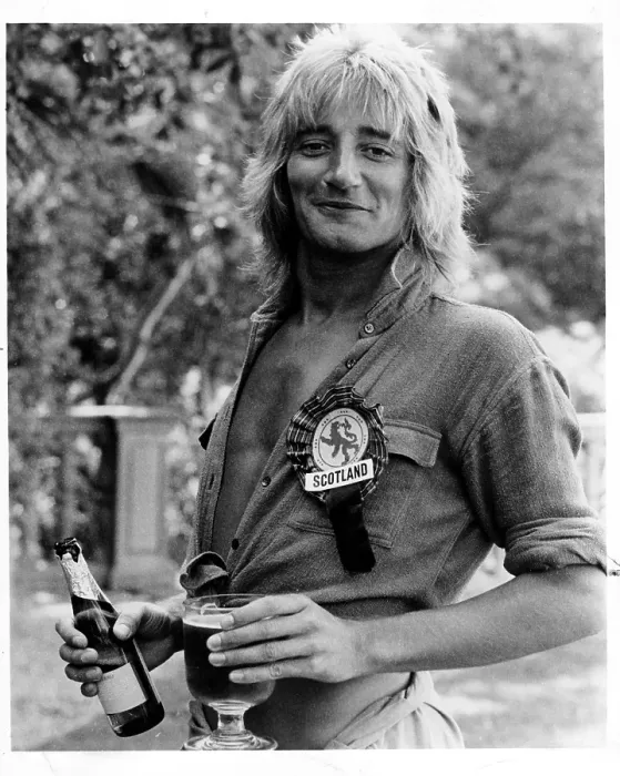 Framed Print : Portrait. CIRCA 1977: Rock singer Rod Stewart poses for a portrait in circa 1977 Framed Print : Portrait. CIRCA 1977: Rock singer Rod Stewart poses for a portrait in circa 1977