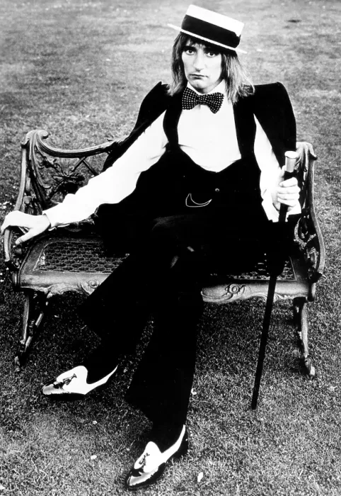 Framed Print : Portrait. CIRCA 1972: Rock singer Rod Stewart poses for a portrait in circa 1972 Framed Print : Portrait. CIRCA 1972: Rock singer Rod Stewart poses for a portrait in circa 1972
