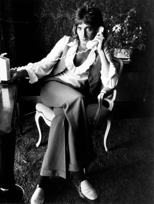 Framed Print : Portrait. CIRCA 1972: Rock singer Rod Stewart poses for a portrait in circa 1972 Framed Print : Portrait. CIRCA 1972: Rock singer Rod Stewart poses for a portrait in circa 1972