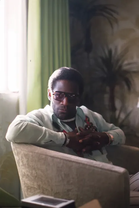 Framed Print : Portrait. LOS ANGELES - NOVEMBER 1975: Soul singer Al Green poses for a Framed Print : Portrait. LOS ANGELES - NOVEMBER 1975: Soul singer Al Green poses for a