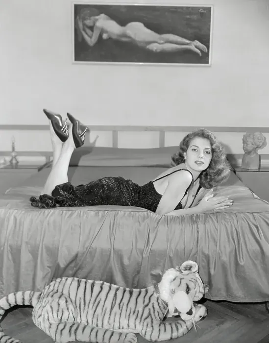 Framed Print : Portrait of Abbe Lane Framed Print : Portrait of Abbe Lane