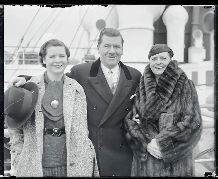 Framed Print : Portrait of Actor George Bancroft With Wife and Daughter Framed Print : Portrait of Actor George Bancroft With Wife and Daughter