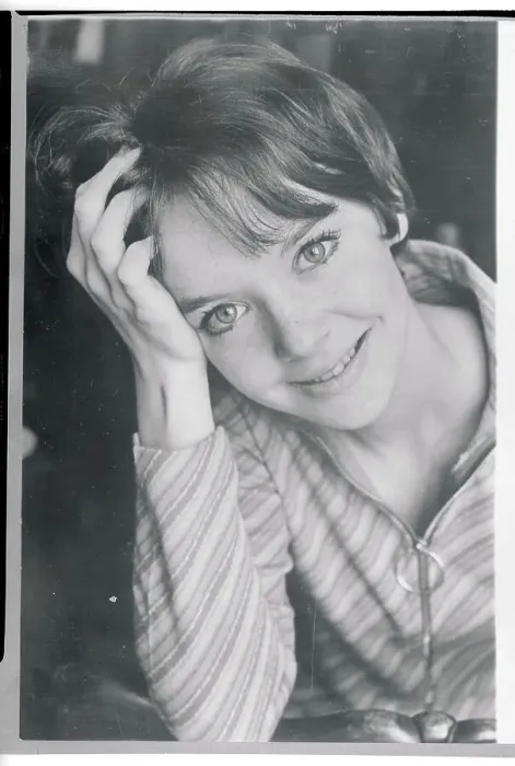 Framed Print : Portrait of Actress Pamela Franklin Framed Print : Portrait of Actress Pamela Franklin