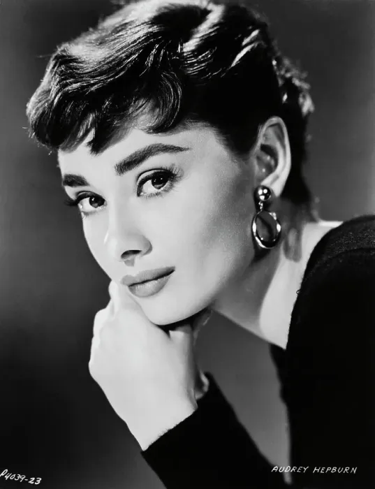 Framed Print : Portrait of Audrey Hepburn Framed Print : Portrait of Audrey Hepburn