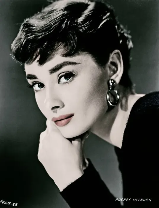 Framed Print : Portrait of Audrey Hepburn Framed Print : Portrait of Audrey Hepburn