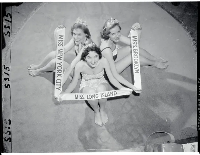 Framed Print : Portrait of Beauty Pageant Contestants Framed Print : Portrait of Beauty Pageant Contestants
