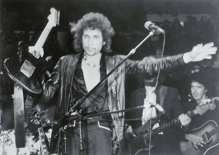 Framed Print : Portrait of Bob Dylan on Stage