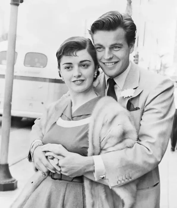 Framed Print : Portrait of Bob Wagner with Anna Maria Alberghetti Framed Print : Portrait of Bob Wagner with Anna Maria Alberghetti