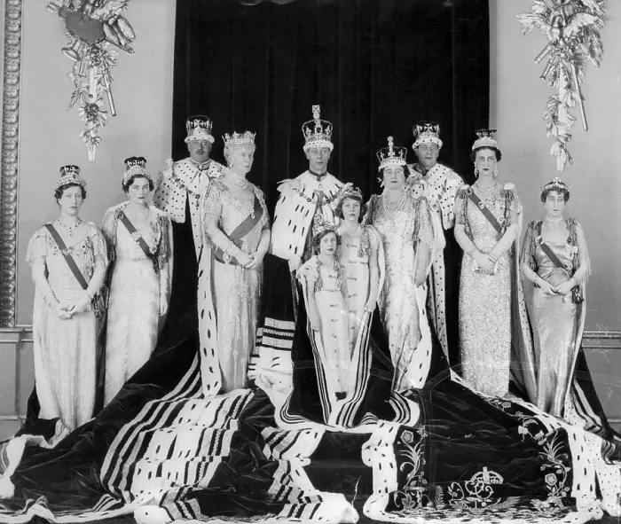 Framed Print : Portrait of the British Royal Family in Royal Attire Framed Print : Portrait of the British Royal Family in Royal Attire