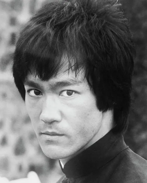 Framed Print : Portrait of Bruce Lee Framed Print : Portrait of Bruce Lee