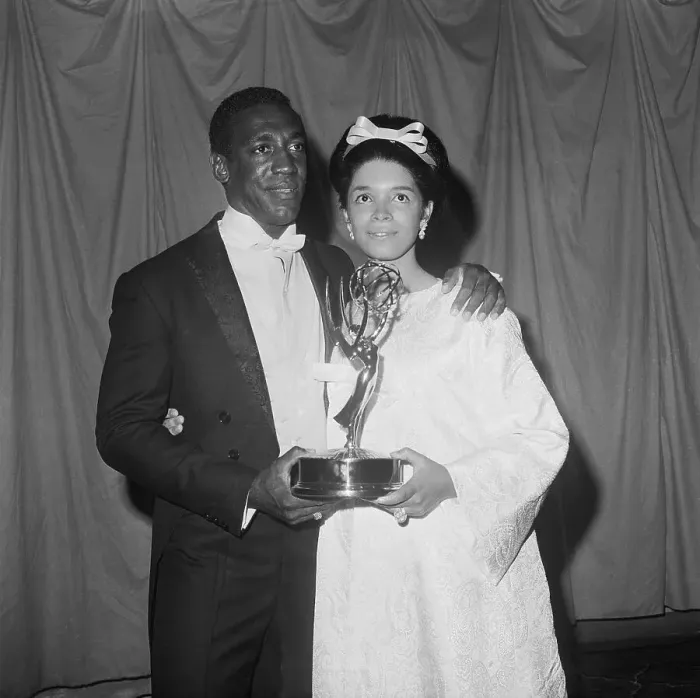 Framed Print : Portrait of Bill and Camille Cosby Framed Print : Portrait of Bill and Camille Cosby